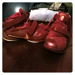 Labron James Sneakers.